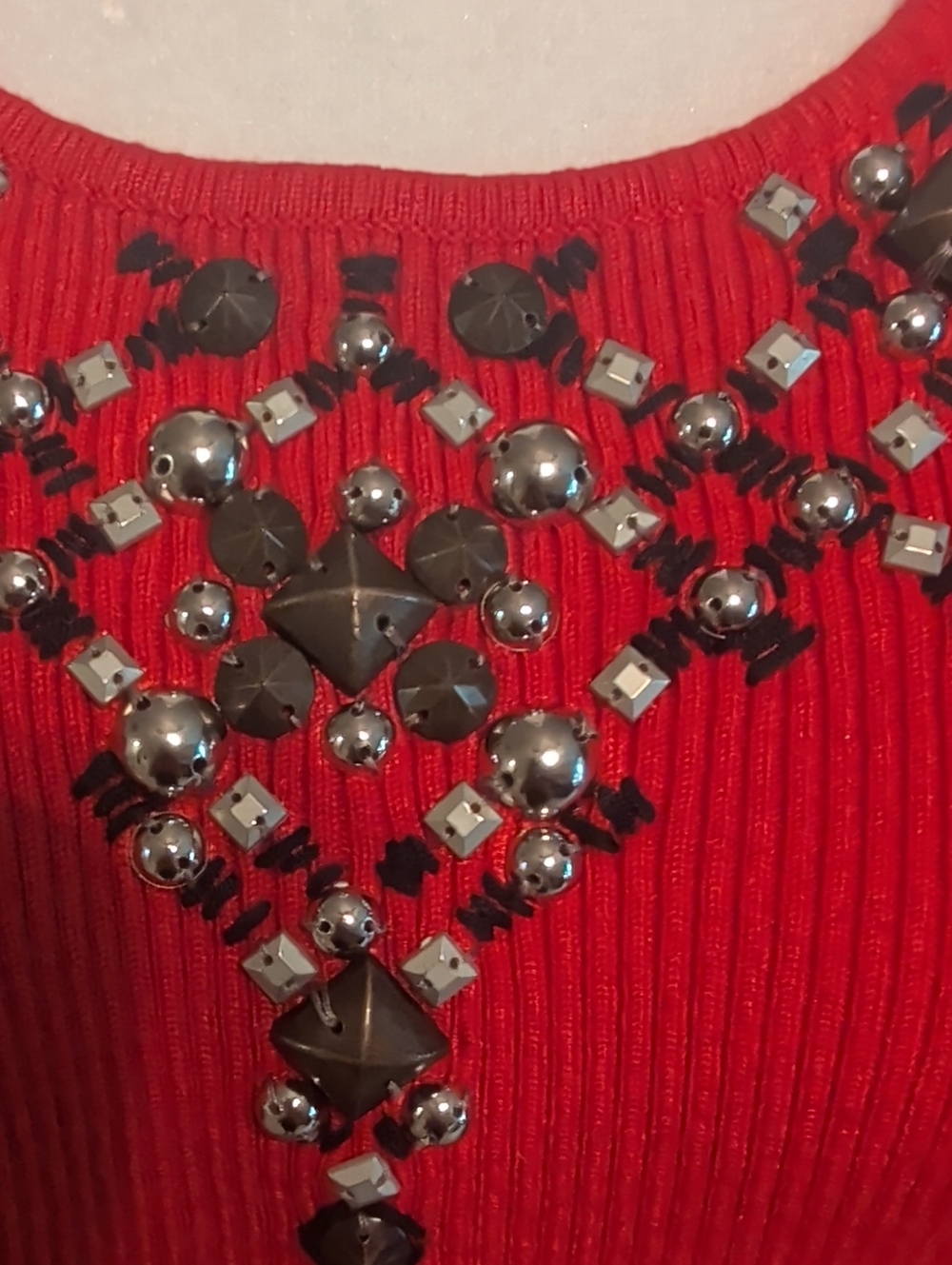Ruby Rd Embellished Red Sleeveless Ribbed  Knit Top - Picture 3 of 9
